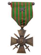 T1/08/25 (REF26969) Military Medal War Cross 1914 1917 French Medal