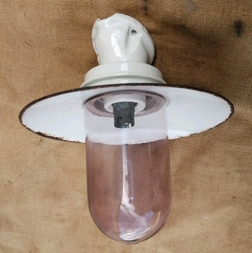 Buf1 ancienne lampe - cour, de