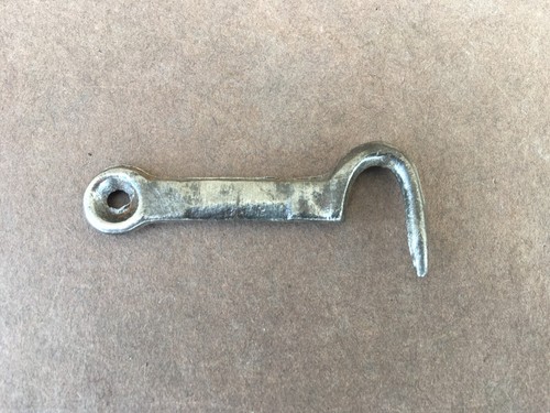 Ancien petit crochet - métal, /