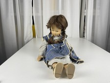 Poupée de collection en tissu