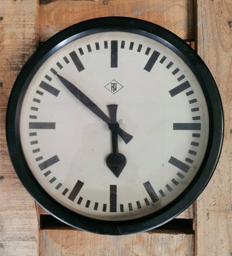 Ancienne horloge industrielle - ancienne,