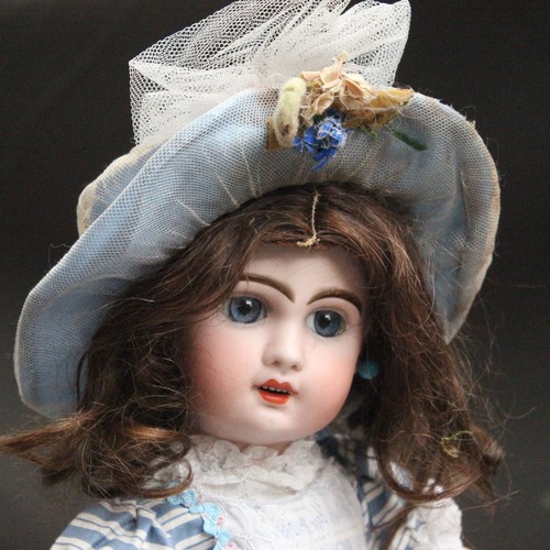 Chapeau ancien pour poupée