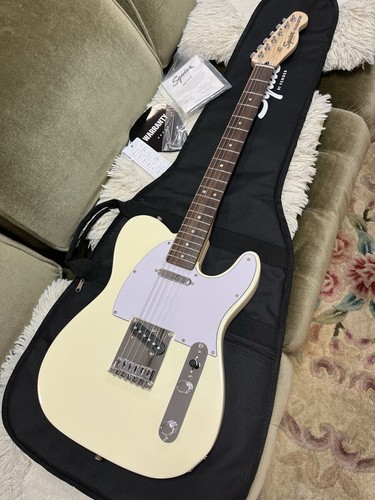 Guitare électrique squier - guitare, by