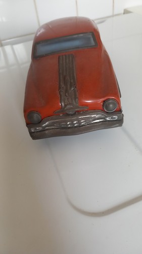 Voiture miniature ancienne
