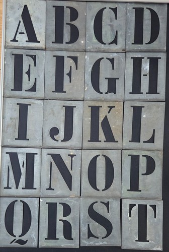 Ancien alphabet pochoir - , en