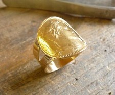 Bague pièce or cintrée 20 Francs Napoléon or sur fourche large en forme V