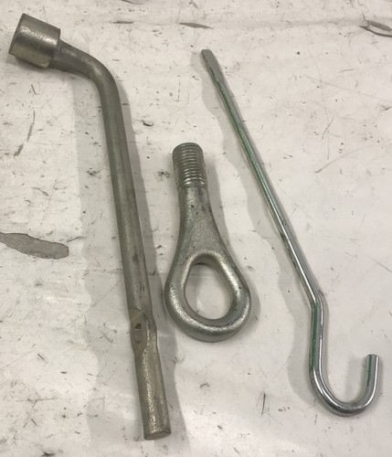 Set clé cric - clé, boîte
