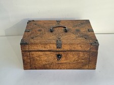 Ancien coffret de toilettes