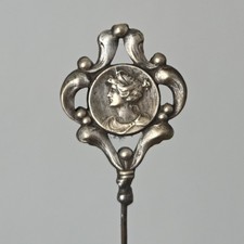 Epingle Gui Pic A Chapeau