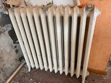 Radiateur en fonte fleurie