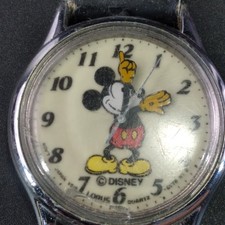 Lorus Mickey Mouse Walt Disney Watch V515 6000 Working NEEDS NEW CRYSAL & BAND