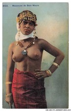 CAR-AEHP17-0941-FEMME - Masseuse de bain maure