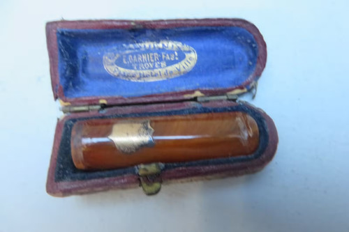 Ancien fume cigare ambre/