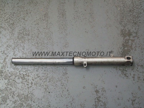 Fourche avant gauche - avant,