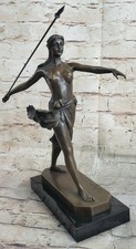Statue En Bronze De La Déesse