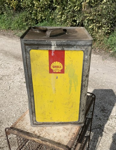 Ancien gros bidon huile vide - gros,