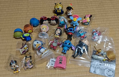 Lot marchandises de - de, 26