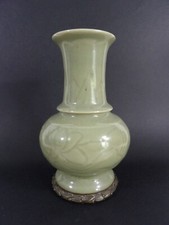CHINE Long Quan Ming vase en
