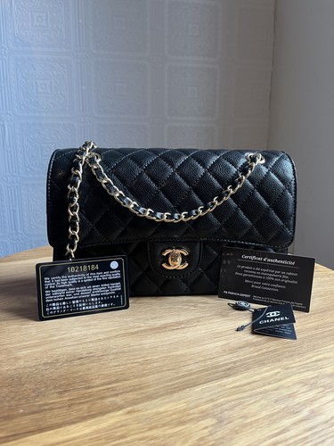 Sac main chanel - À,