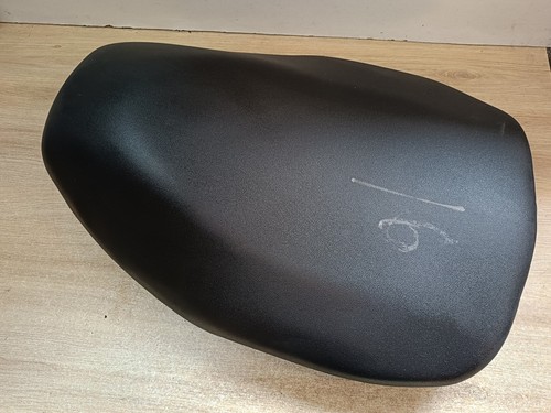 5he f4710 une selle siege - une,