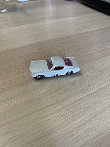Voiture miniature matchbox - voiture,