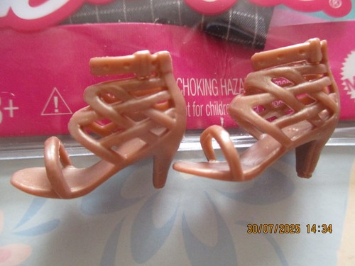Poupee barbie paire de - /,