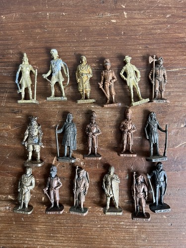 Lot figurines vintage - 17,