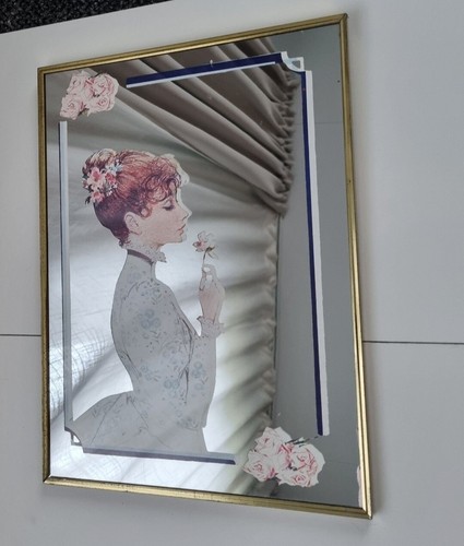 Miroir vintage avec une femme - avec,