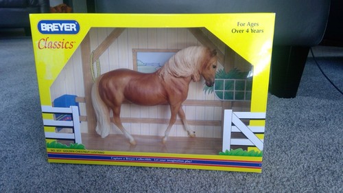 Breyer classics 657 golden - no.,