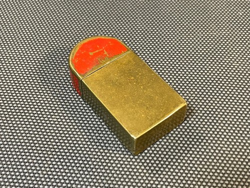 Ancien briquet essence - à,