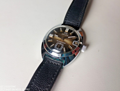 Montre femmes ancienne