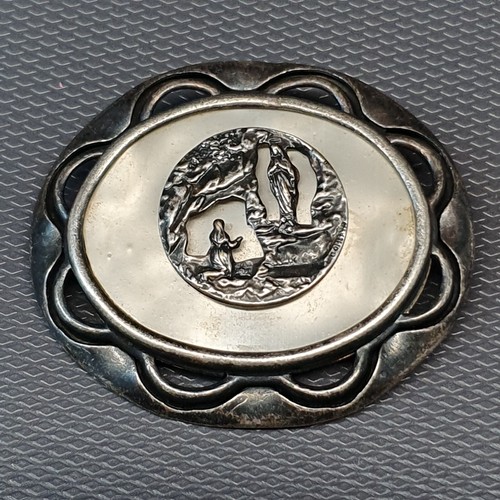Bijou religieux belle broche - belle,