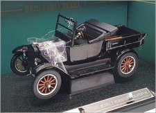 Sun Star 1/24 Scale 1862 - 1925 Ford Model T Roadster Pickup (Open) - Black