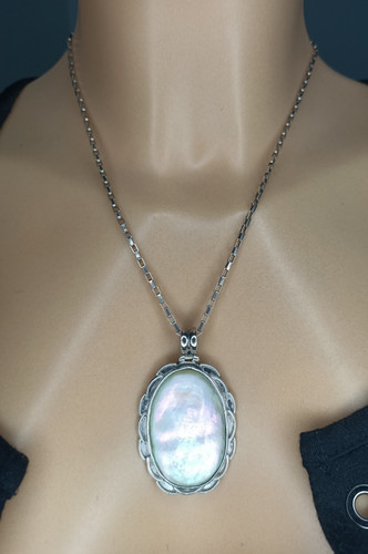 Ancien pendentif nacre de - ,