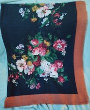 Foulard Carré Châle Yves