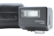 Contax TLA200 Flash Monté sur