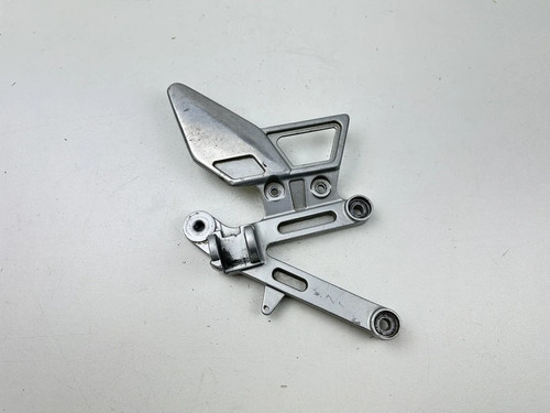 Platine repose pied - platine, droite