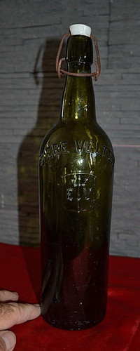 Autre ancienne bouteille - , de
