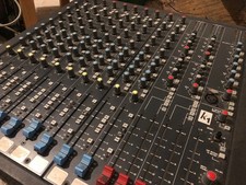 table de mixage analogique