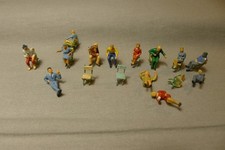 HO, Personnages assis, la