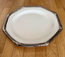 T beau Plat signé Christian