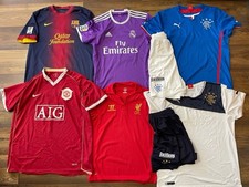 Lot vrac de (6) maillots de football et 2 shorts - maillots de clubs rares