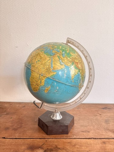 Ancien globe terrestre