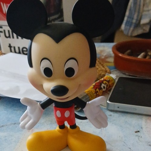 Disney figurine mickey - figurine, mouse