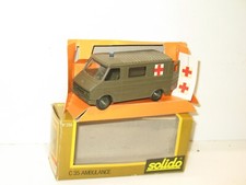 SOLIDO, 1X camionette C35 ambulance avec girophare et fenétres militaire 1979'