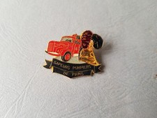 Pin's FIREFIGHTERS - Sapeurs Pompiers de Paris - truck + helmet