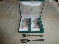 SUPERBE COFFRET 12 FOURCHETTES