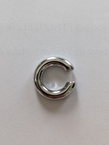 Ear cuff en acier - ,