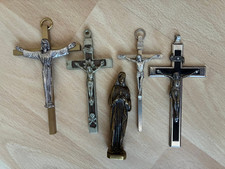 Lot de 5 crucifix anciens et statuette - Métal, émail, tête de mort