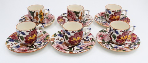 Tasses sous - et, en